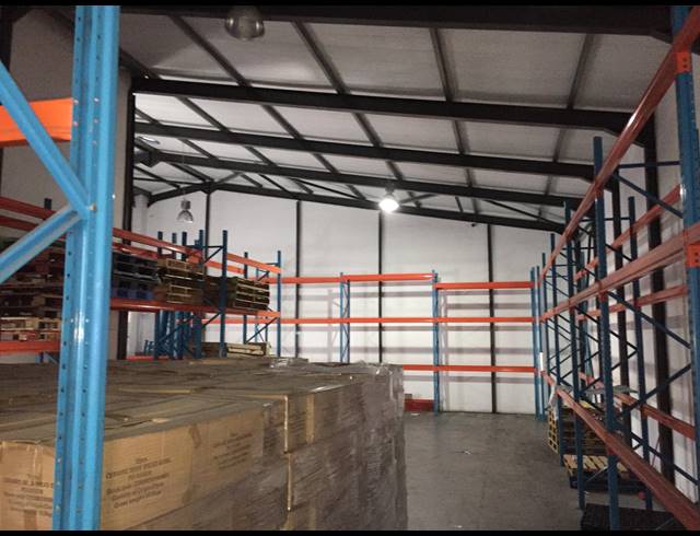 871M² WAREHOUSE RENTED IN WESTLAKE